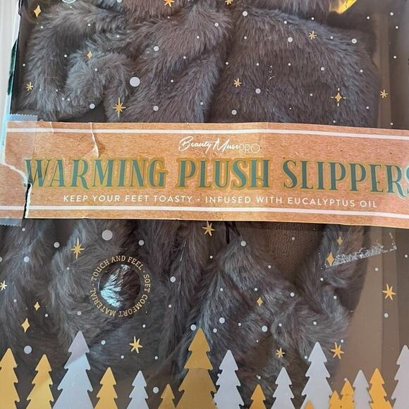 Beauty Muse warming plush slippers, NIB - Picture 2 of 8
